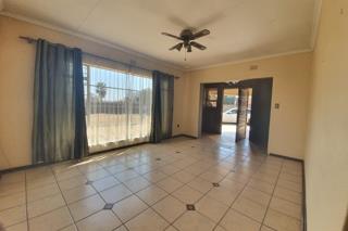 To Let 4 Bedroom Property for Rent in Klippoortjie Gauteng