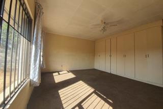 To Let 4 Bedroom Property for Rent in Klippoortjie Gauteng