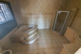 To Let 4 Bedroom Property for Rent in Klippoortjie Gauteng