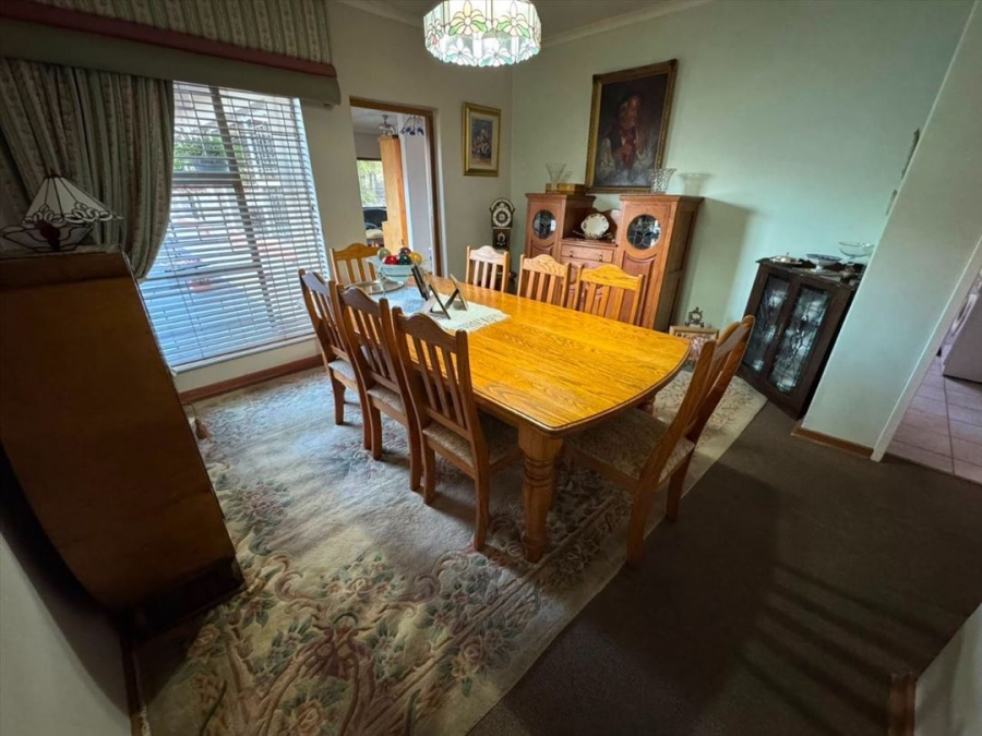4 Bedroom Property for Sale in Glen Marais Gauteng
