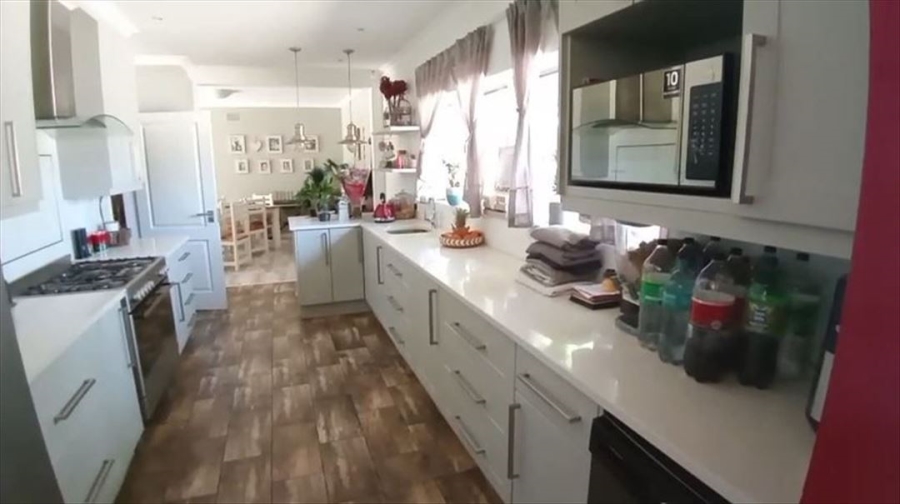5 Bedroom Property for Sale in Terenure Gauteng