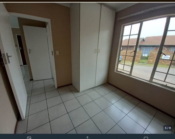 2 Bedroom Property for Sale in Birchleigh Gauteng