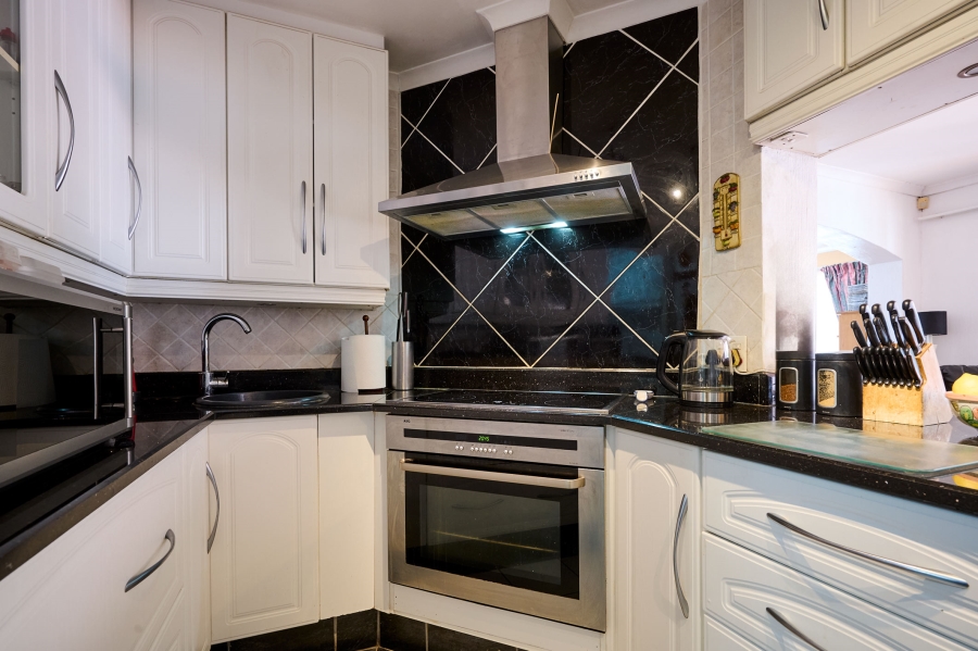 3 Bedroom Property for Sale in Vorna Valley Gauteng