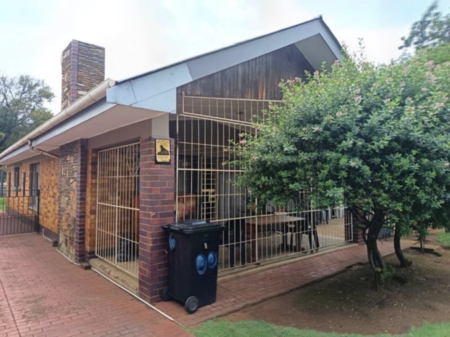 3 Bedroom Property for Sale in Strubenvale Gauteng