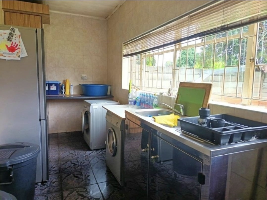 3 Bedroom Property for Sale in Strubenvale Gauteng