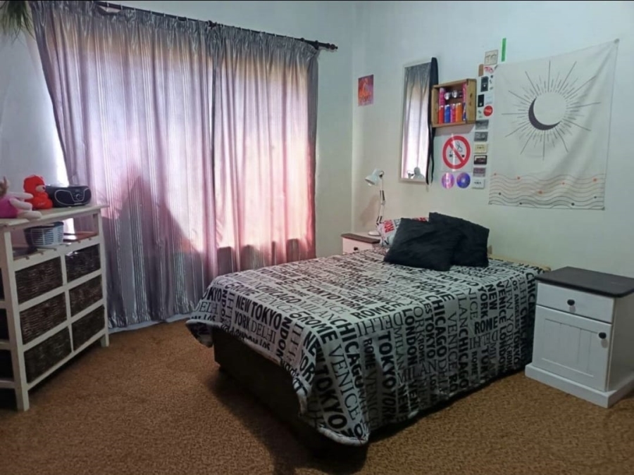 3 Bedroom Property for Sale in Strubenvale Gauteng