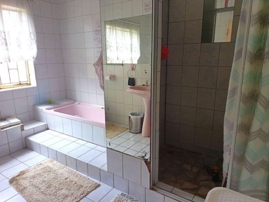 3 Bedroom Property for Sale in Strubenvale Gauteng