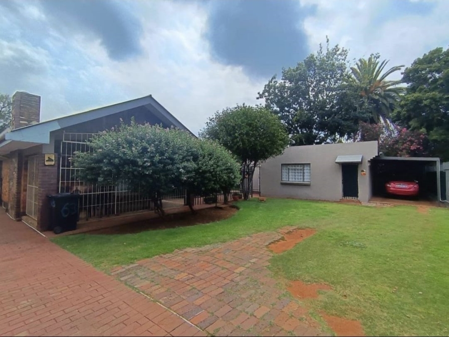 3 Bedroom Property for Sale in Strubenvale Gauteng