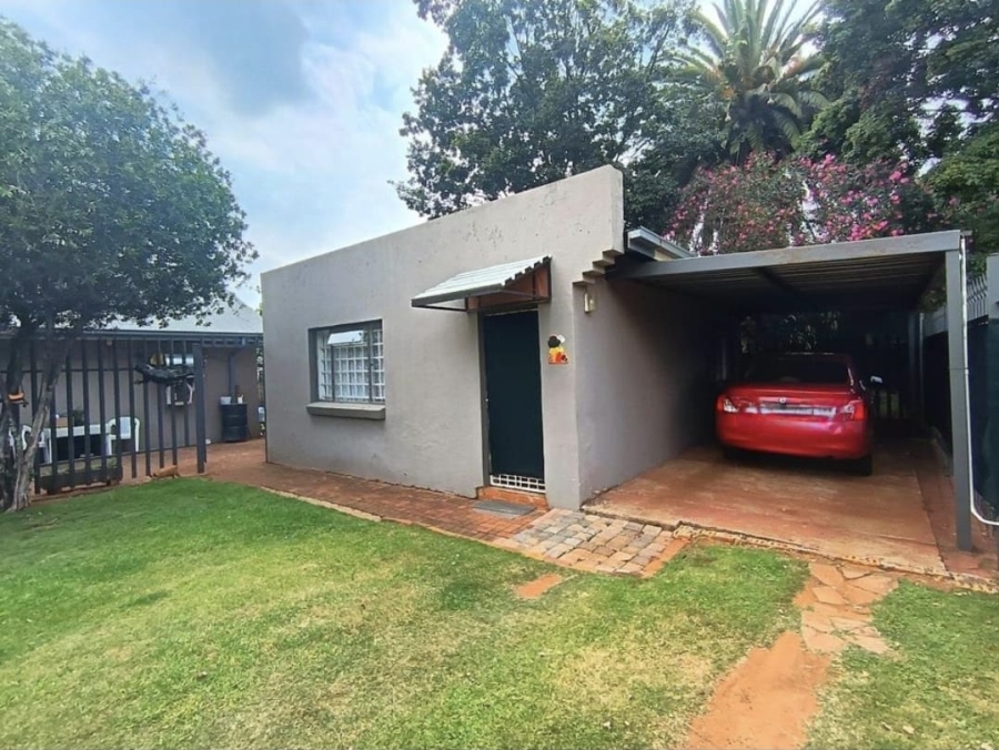 3 Bedroom Property for Sale in Strubenvale Gauteng