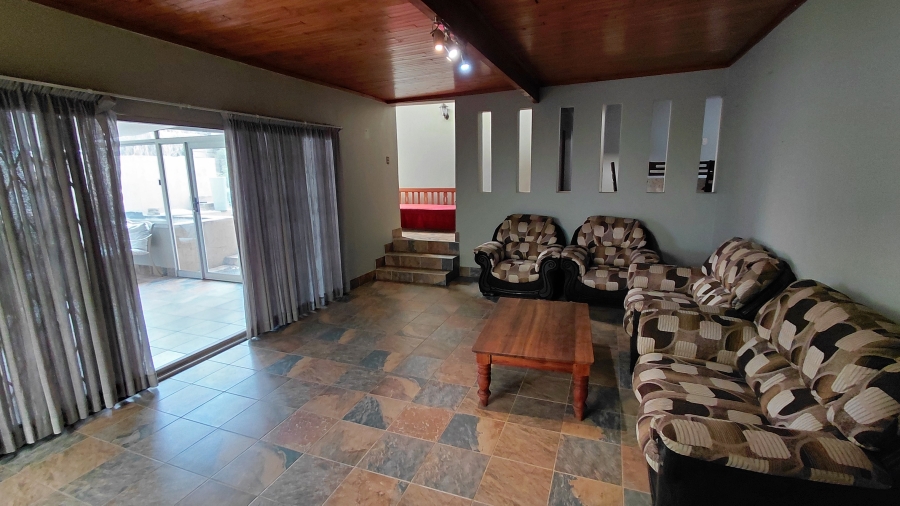 5 Bedroom Property for Sale in Waterkloof Ridge Gauteng