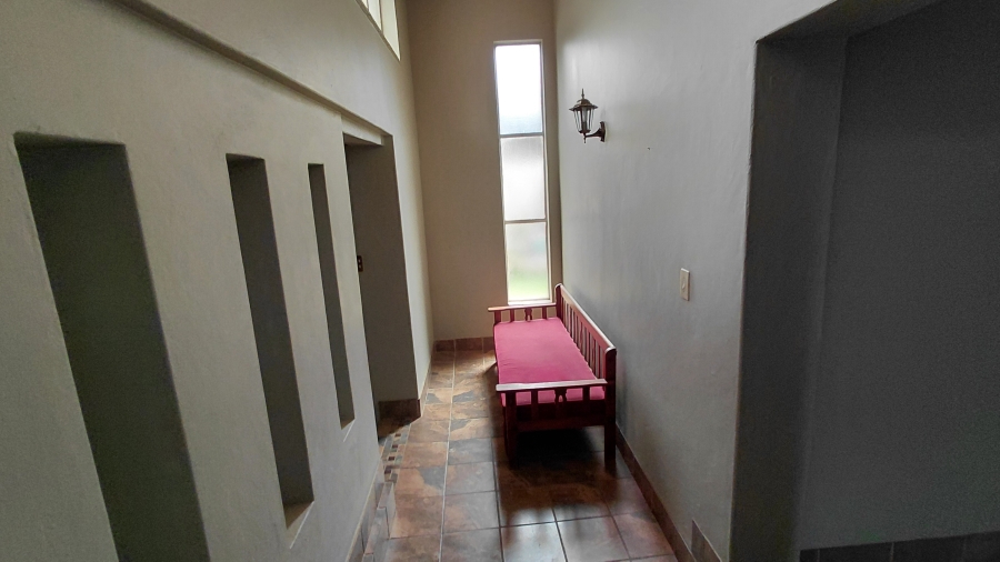 5 Bedroom Property for Sale in Waterkloof Ridge Gauteng