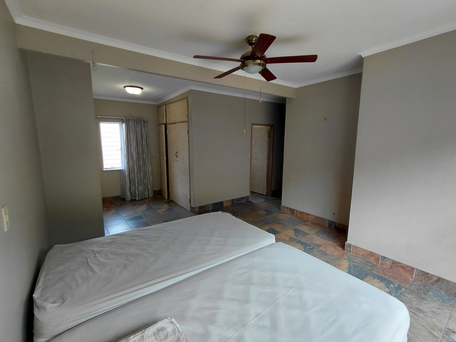 5 Bedroom Property for Sale in Waterkloof Ridge Gauteng