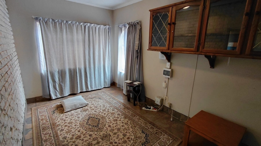 5 Bedroom Property for Sale in Waterkloof Ridge Gauteng