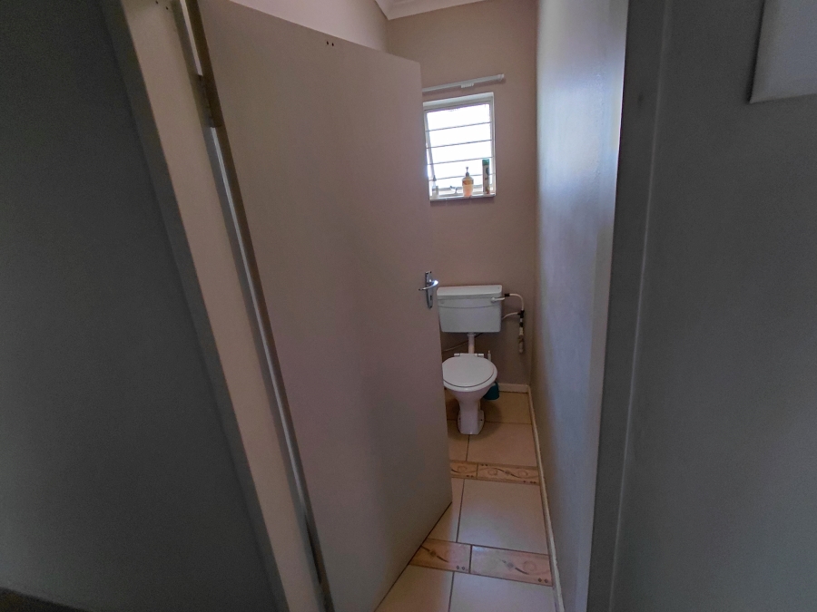 5 Bedroom Property for Sale in Waterkloof Ridge Gauteng