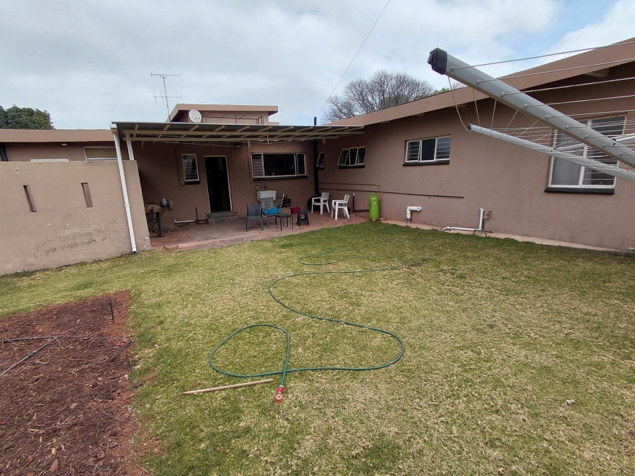 5 Bedroom Property for Sale in Waterkloof Ridge Gauteng