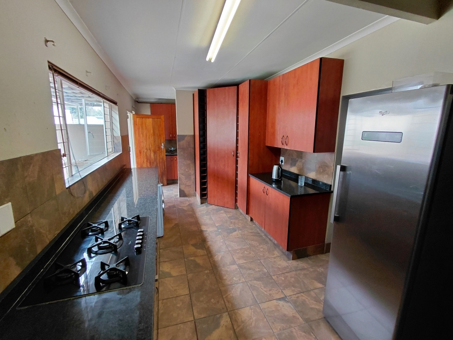 5 Bedroom Property for Sale in Waterkloof Ridge Gauteng