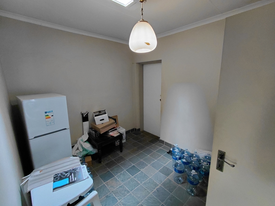 5 Bedroom Property for Sale in Waterkloof Ridge Gauteng