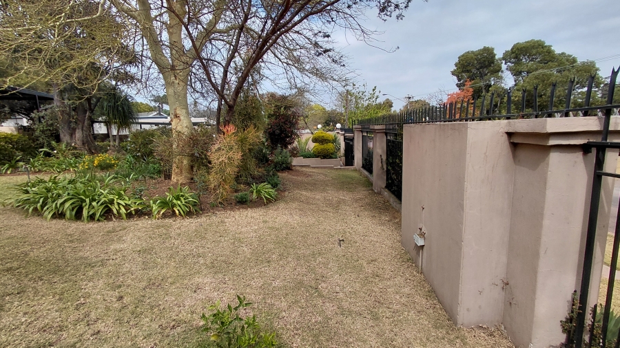 5 Bedroom Property for Sale in Waterkloof Ridge Gauteng