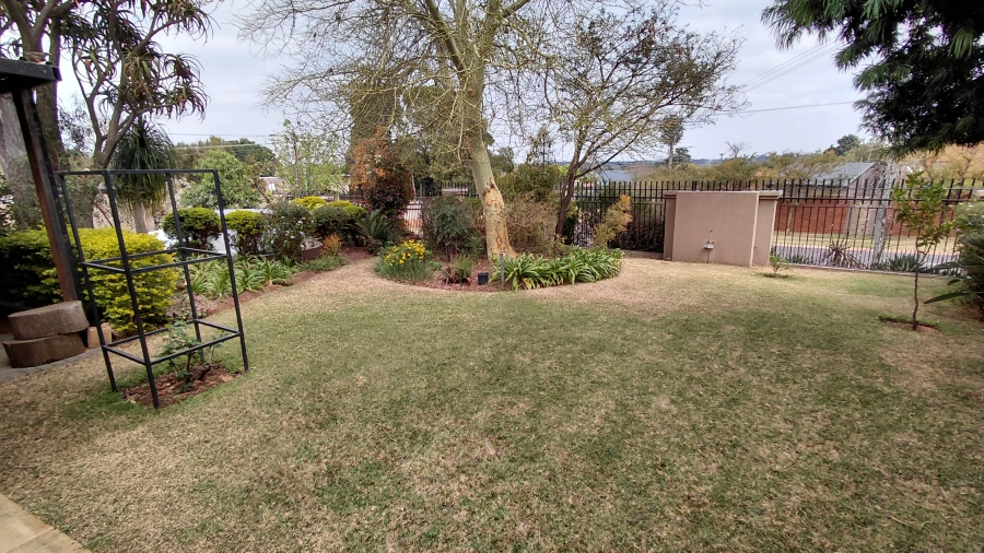 5 Bedroom Property for Sale in Waterkloof Ridge Gauteng