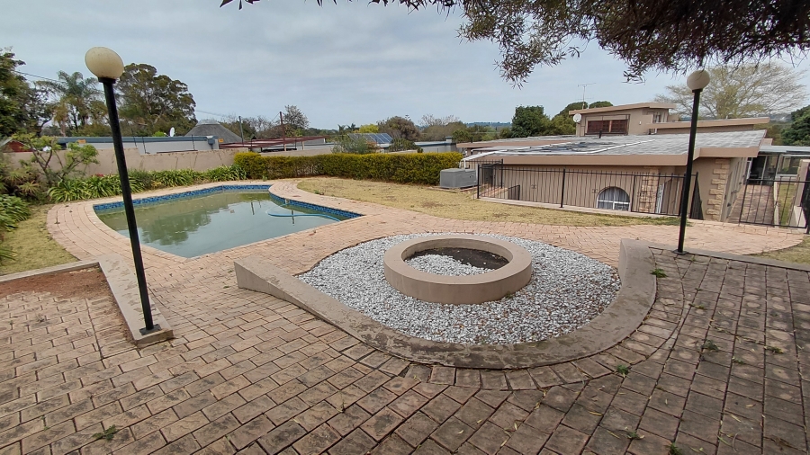 5 Bedroom Property for Sale in Waterkloof Ridge Gauteng