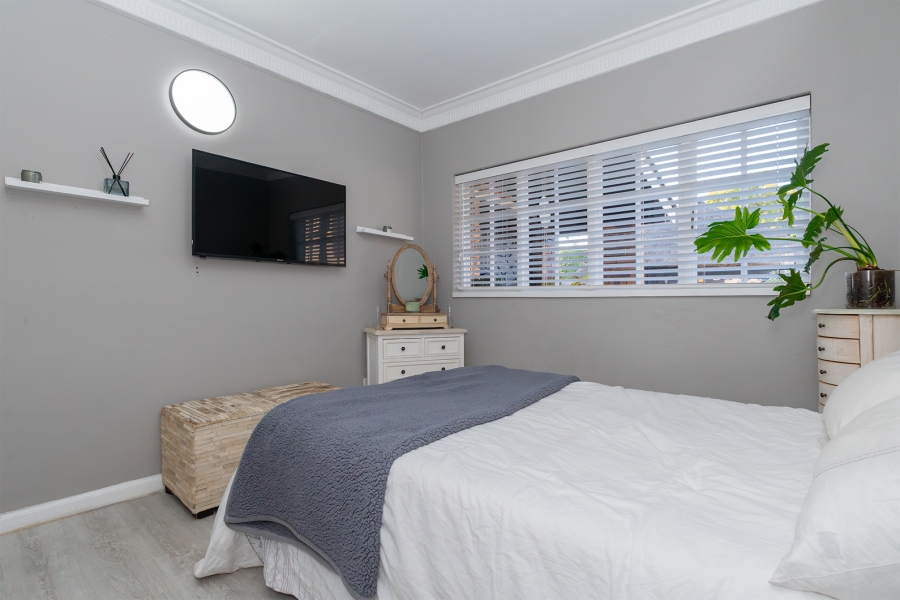 5 Bedroom Property for Sale in Lakefield Gauteng