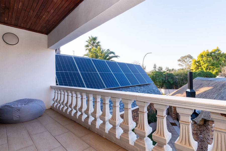 5 Bedroom Property for Sale in Lakefield Gauteng