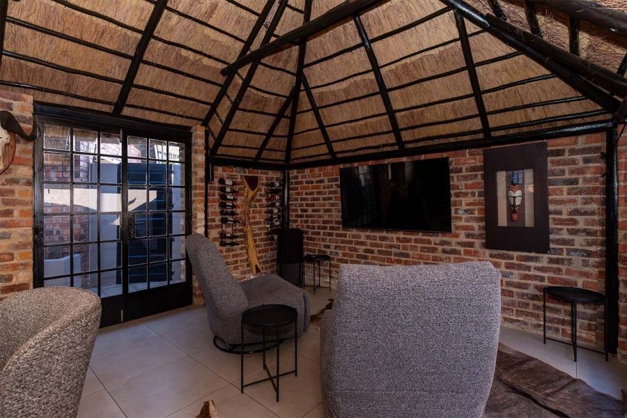 5 Bedroom Property for Sale in Lakefield Gauteng
