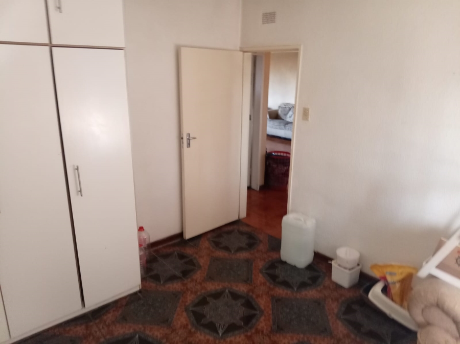 2 Bedroom Property for Sale in Crown Gardens Gauteng