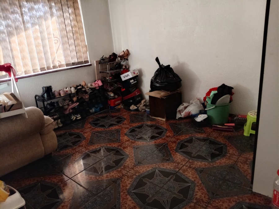 2 Bedroom Property for Sale in Crown Gardens Gauteng