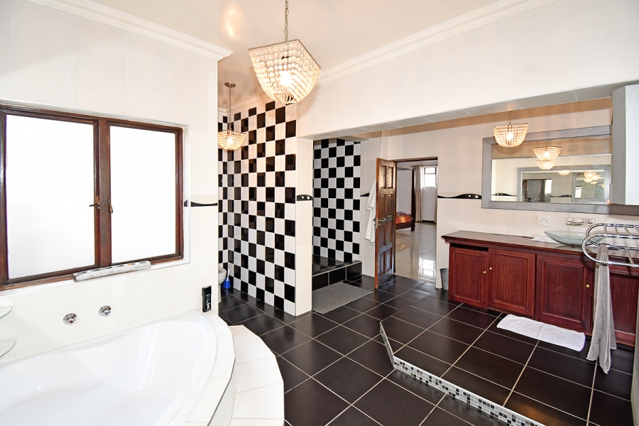 13 Bedroom Property for Sale in Atholl Gauteng