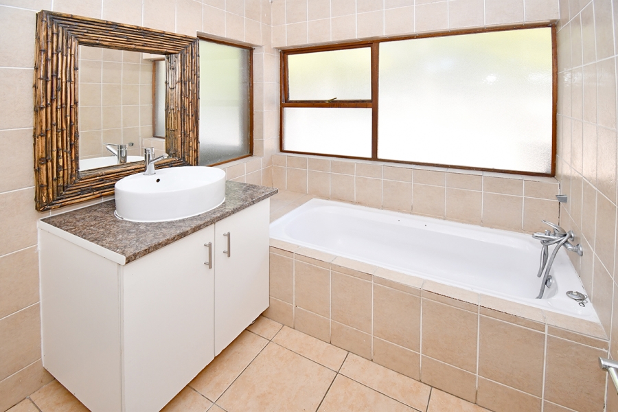 13 Bedroom Property for Sale in Atholl Gauteng