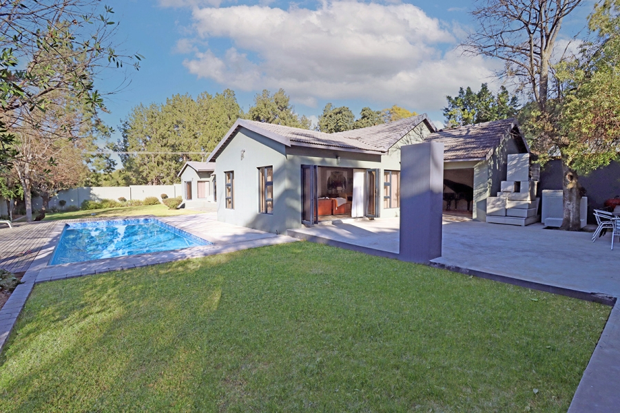 5 Bedroom Property for Sale in Klevehill Park Gauteng