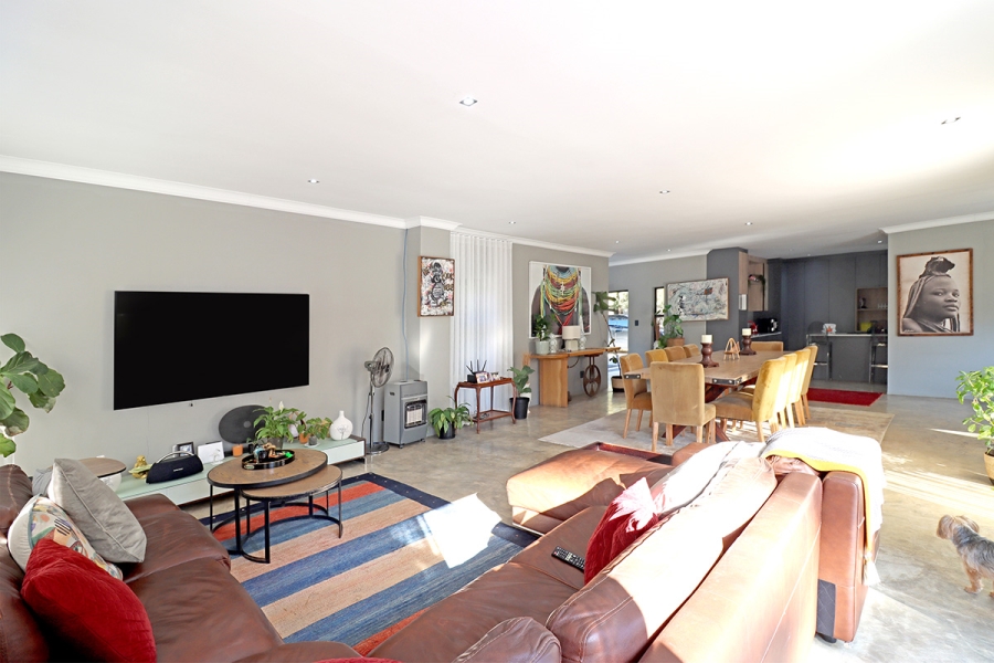 5 Bedroom Property for Sale in Klevehill Park Gauteng