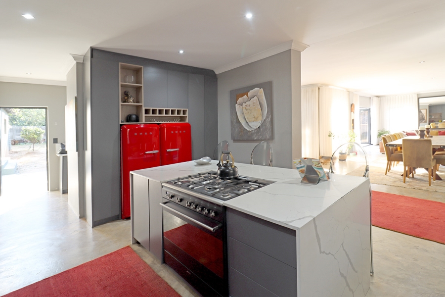 5 Bedroom Property for Sale in Klevehill Park Gauteng