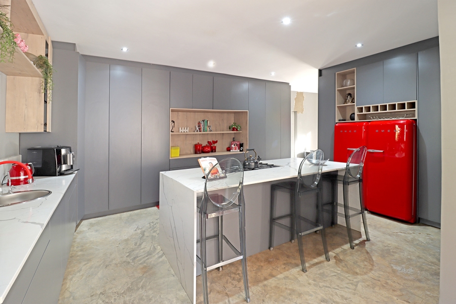 5 Bedroom Property for Sale in Klevehill Park Gauteng