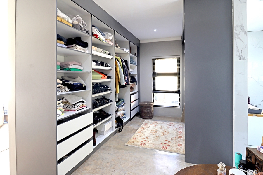 5 Bedroom Property for Sale in Klevehill Park Gauteng