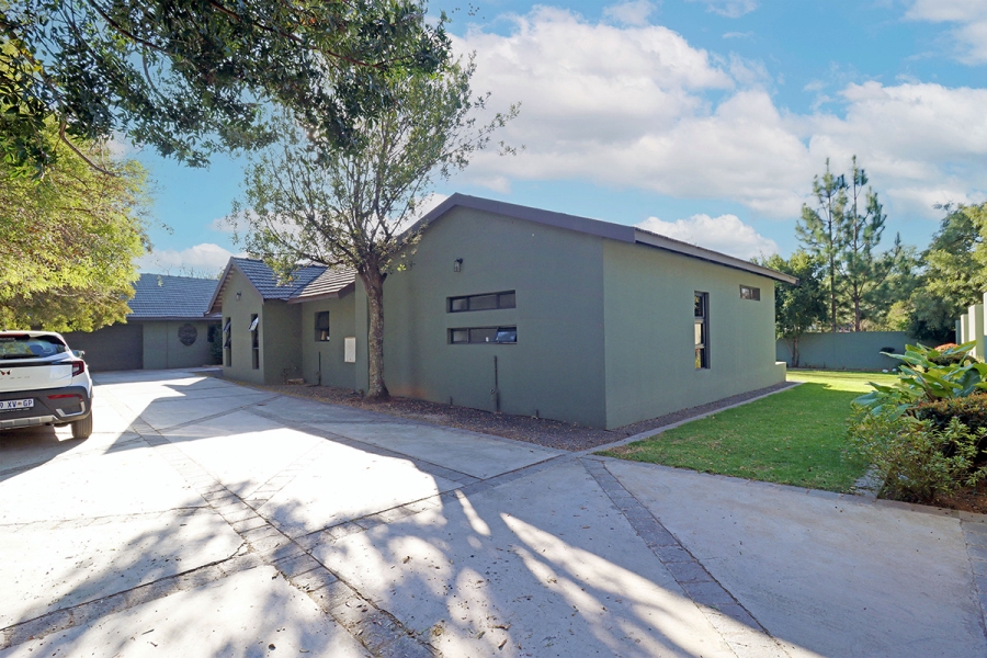 5 Bedroom Property for Sale in Klevehill Park Gauteng