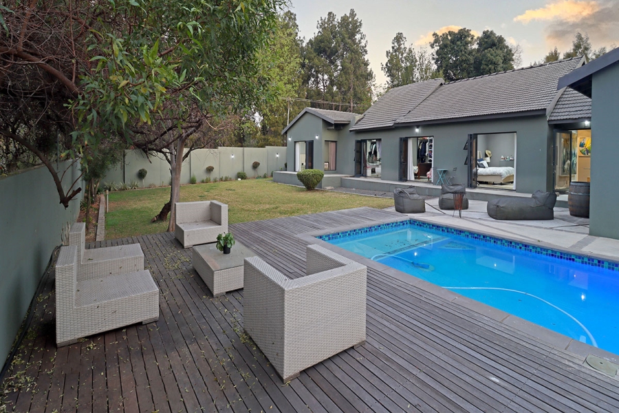 5 Bedroom Property for Sale in Klevehill Park Gauteng
