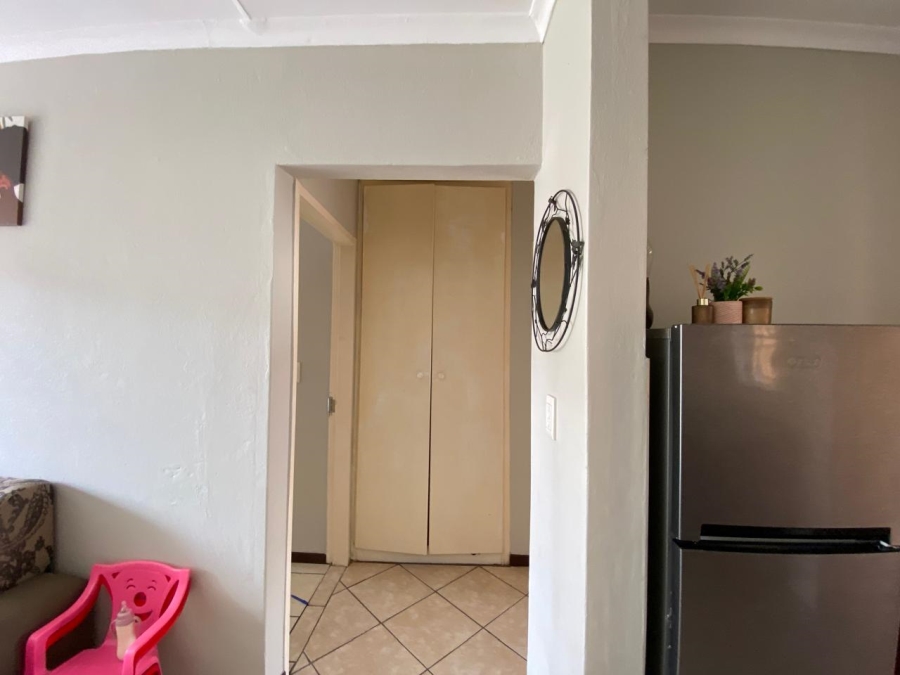 To Let 2 Bedroom Property for Rent in Honeypark Gauteng
