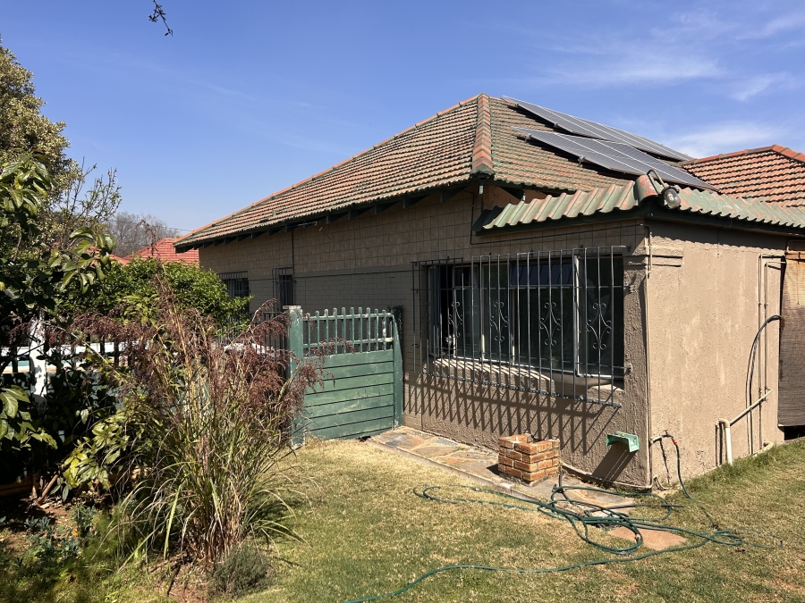 3 Bedroom Property for Sale in Highlands North Gauteng