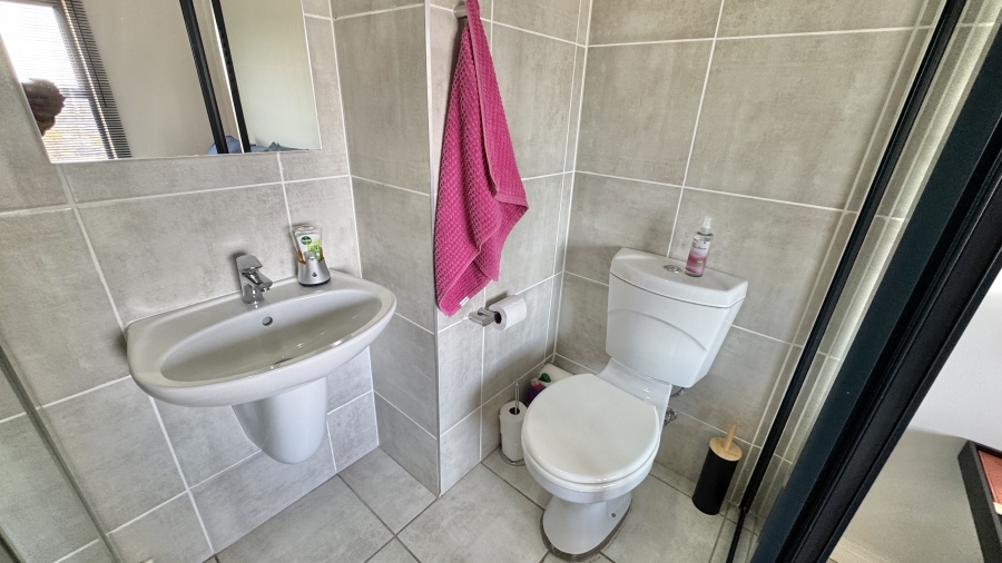 To Let 2 Bedroom Property for Rent in Linbro Park Gauteng