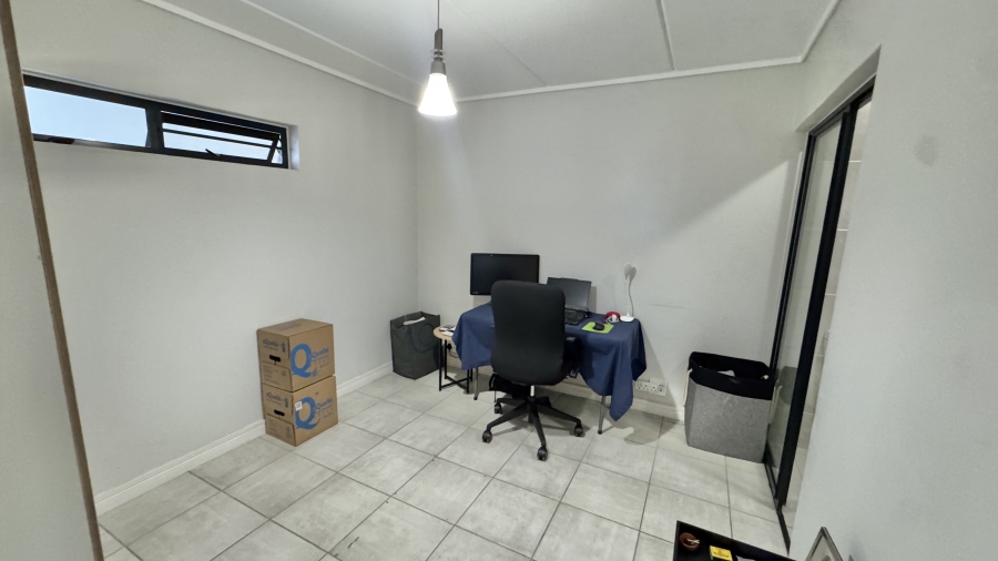 To Let 2 Bedroom Property for Rent in Linbro Park Gauteng