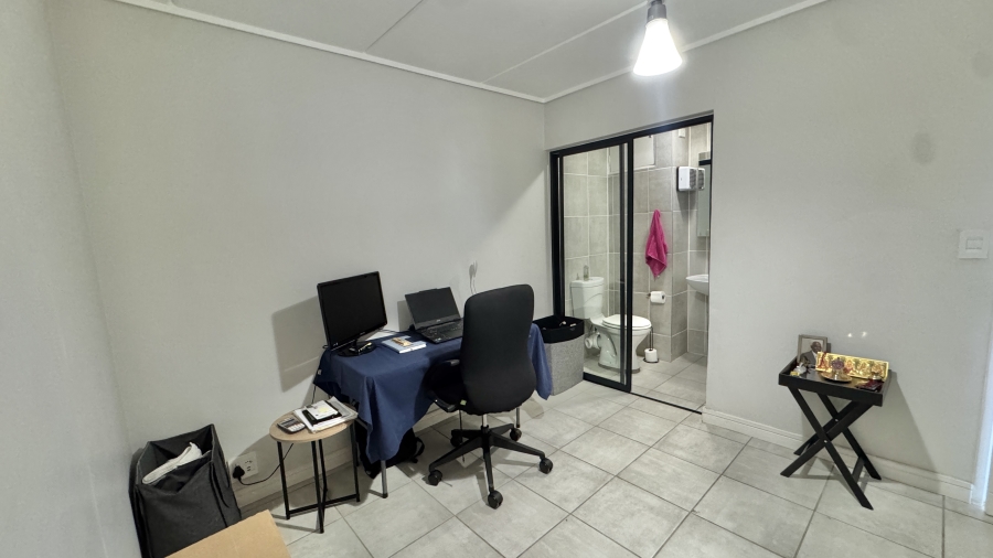 To Let 2 Bedroom Property for Rent in Linbro Park Gauteng