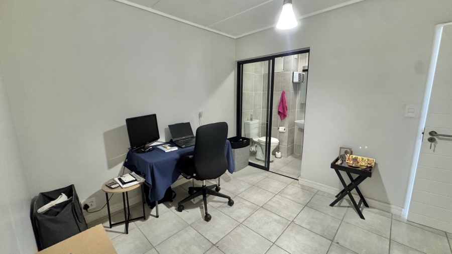 To Let 2 Bedroom Property for Rent in Linbro Park Gauteng