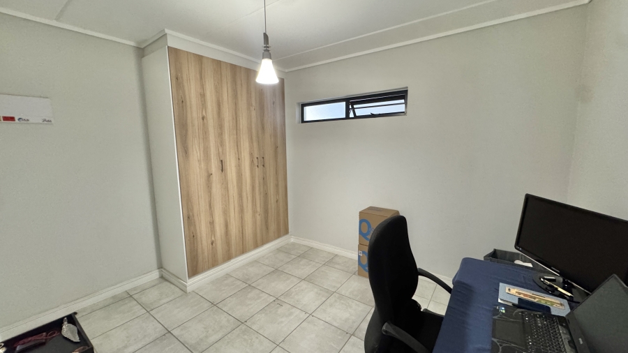 To Let 2 Bedroom Property for Rent in Linbro Park Gauteng