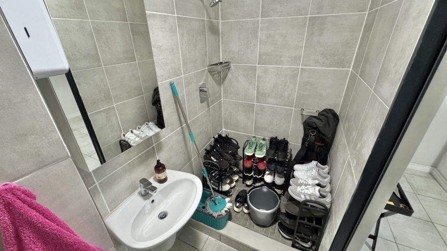 To Let 2 Bedroom Property for Rent in Linbro Park Gauteng