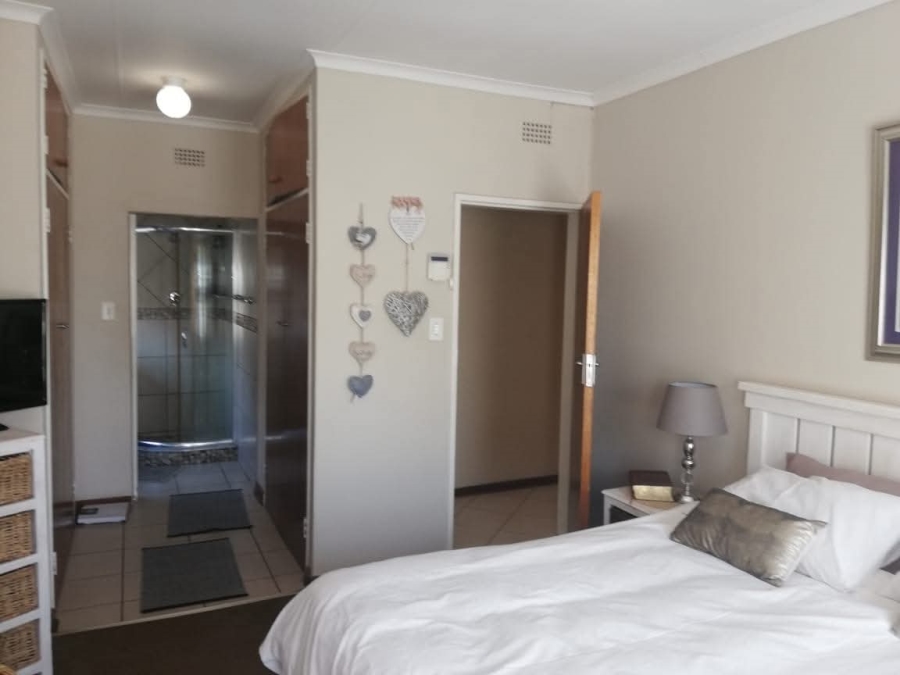 4 Bedroom Property for Sale in Rant En Dal Gauteng