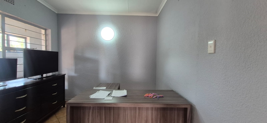 3 Bedroom Property for Sale in Greenhills Gauteng
