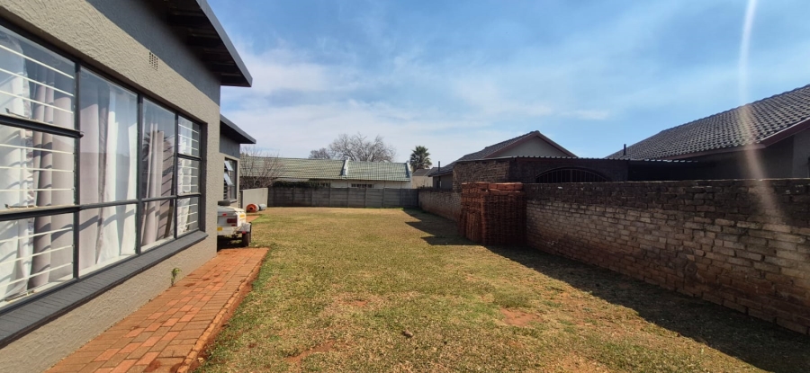 3 Bedroom Property for Sale in Greenhills Gauteng