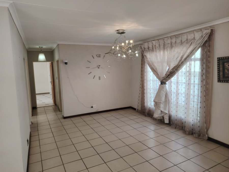 3 Bedroom Property for Sale in Hectorton Gauteng